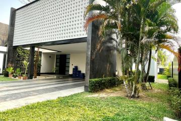 3 ห้องนอน Modern Pool Villa สําหรับ ขาย ใน หางดง