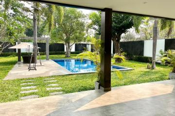 3 ห้องนอน Modern Pool Villa สําหรับ ขาย ใน หางดง