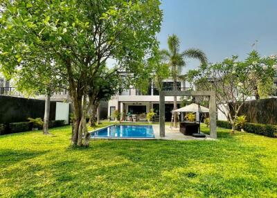 3 ห้องนอน Modern Pool Villa สําหรับ ขาย ใน หางดง