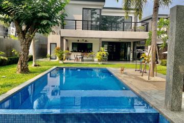 3 ห้องนอน Modern Pool Villa สําหรับ ขาย ใน หางดง