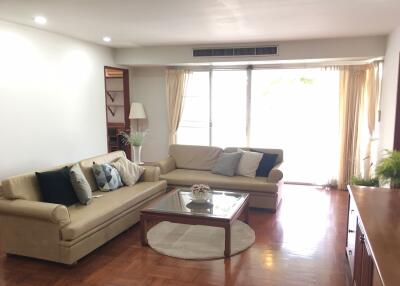 3 bed Condo in Ma Peng Seng Apartment Khlong Toei Nuea Sub District C11911