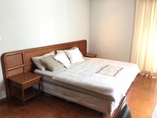 3 bed Condo in Ma Peng Seng Apartment Khlong Toei Nuea Sub District C11911