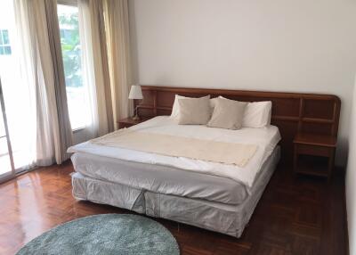 3 bed Condo in Ma Peng Seng Apartment Khlong Toei Nuea Sub District C11911