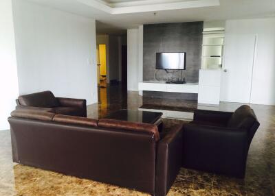 3 bed Condo in Fifty Fifth Tower Khlong Tan Nuea Sub District C11905