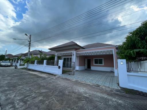 Single House For Sale in BangSaray