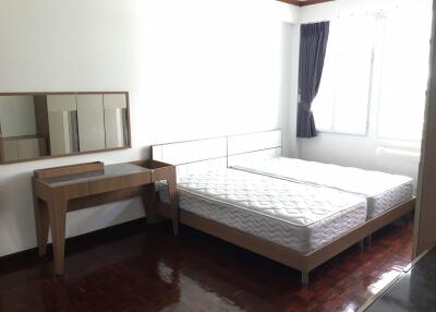 3 bed Condo in Aree Mansion Khlongtan Sub District C11870