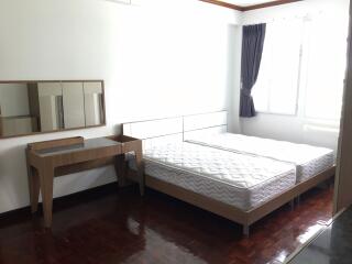 3 bed Condo in Aree Mansion Khlongtan Sub District C11870