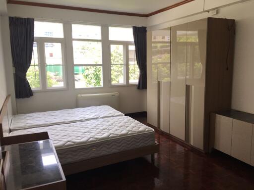 3 bed Condo in Aree Mansion Khlongtan Sub District C11870