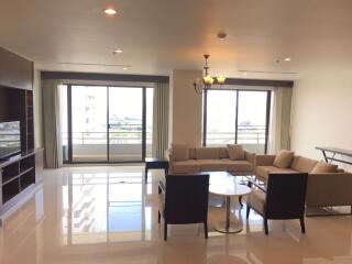 4 bed Condo in Charoenjai Place Khlong Tan Nuea Sub District C11756