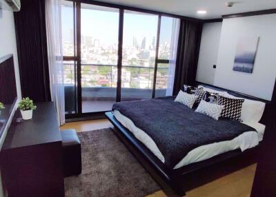 3 bed Condo in Supalai Place Condominium Khlong Tan Nuea Sub District C11752