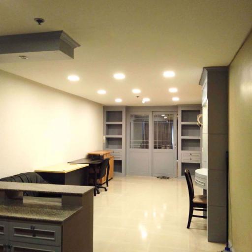 1 bed Condo in State Tower Silom Sub District C11748