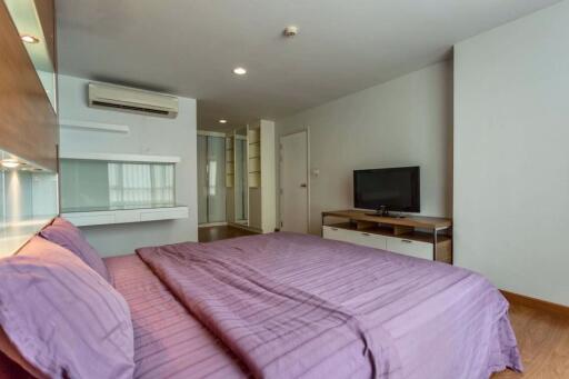 2 bed Condo in Centric Scene Aree 2 Samsennai Sub District C11720