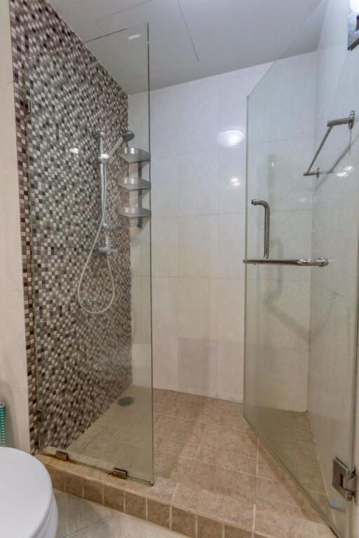 2 bed Condo in Centric Scene Aree 2 Samsennai Sub District C11720