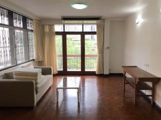 2 bed Condo in White Mansion Khlongtan Sub District C11648