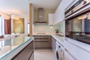 2 bed Condo in Q Langsuan Lumphini Sub District C11640