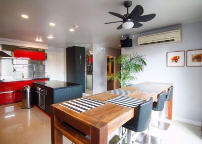 3 bed Condo in The Clover Khlong Tan Nuea Sub District C11609