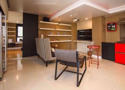 3 bed Condo in The Clover Khlong Tan Nuea Sub District C11609