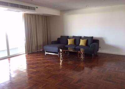 3 bed Condo in SanguanSap Mansion Yan Nawa Sub District C11604