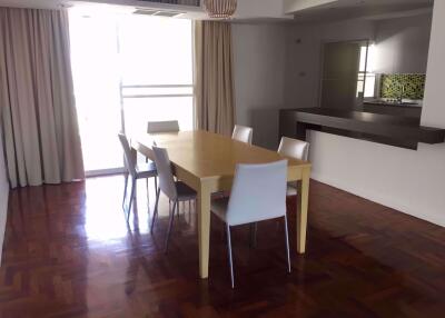 3 bed Condo in SanguanSap Mansion Yan Nawa Sub District C11604