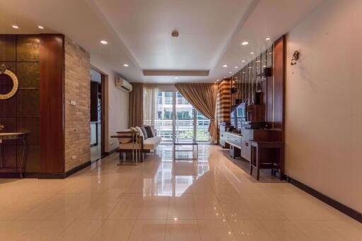 2 bed Condo in Avenue 61 Khlong Tan Nuea Sub District C11602