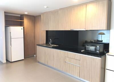 2 bed Condo in Living @ 24 Khlongtan Sub District C11598