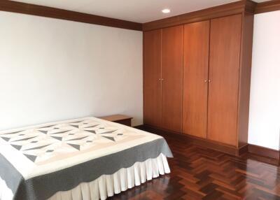 2 bed Condo in Baan Pakapan Khlongtan Sub District C11597