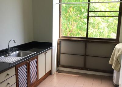 3 bed Condo in Baan Pakapan Khlongtan Sub District C11596