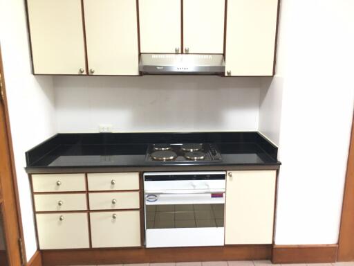 3 bed Condo in Baan Pakapan Khlongtan Sub District C11596