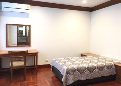 3 bed Condo in Baan Pakapan Khlongtan Sub District C11596