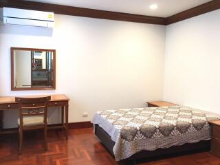 3 bed Condo in Baan Pakapan Khlongtan Sub District C11596