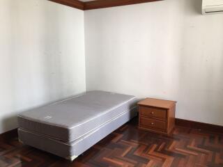 3 bed Condo in Baan Pakapan Khlongtan Sub District C11595