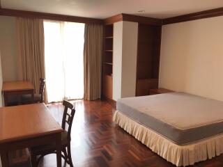 3 bed Condo in Baan Pakapan Khlongtan Sub District C11595