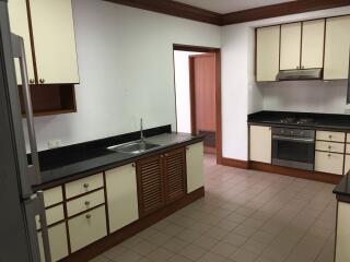 3 bed Condo in Baan Pakapan Khlongtan Sub District C11595