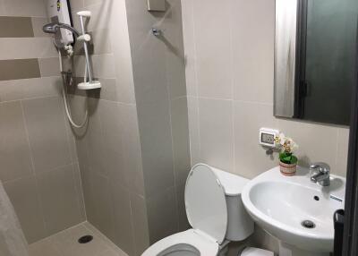 2 bed Condo in Montrose Court Khlongtan Sub District C11592