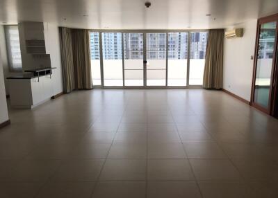 4 bed Penthouse in Queen