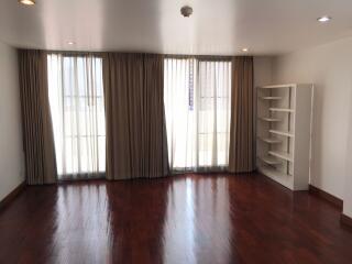 4 bed Penthouse in Queen