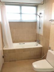3 bed Condo in Sachayan Court Khlongtan Sub District C11588