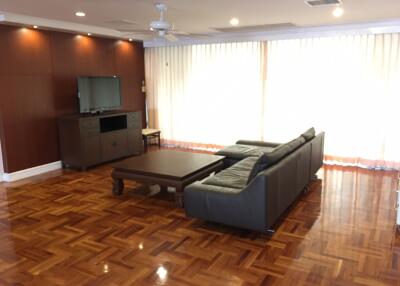 3 bed Condo in Sachayan Court Khlongtan Sub District C11588