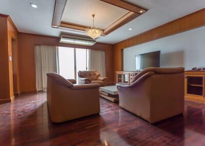 3 bed Condo in DS Tower 1 Sukhumvit 33 Khlong Tan Nuea Sub District C11566