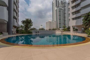 3 bed Condo in DS Tower 1 Sukhumvit 33 Khlong Tan Nuea Sub District C11566