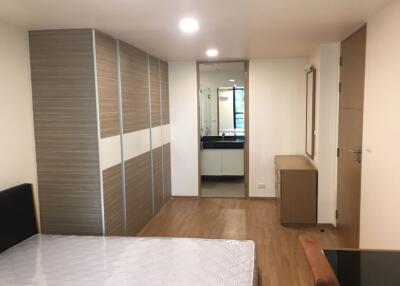 2 bed Condo in Mela Grande Khlong Toei Nuea Sub District C11535