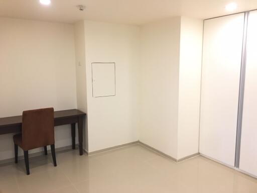 2 bed Condo in Mela Grande Khlong Toei Nuea Sub District C11535