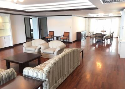 3 bed Condo in Jaspal Residence 2 Khlong Toei Nuea Sub District C11533