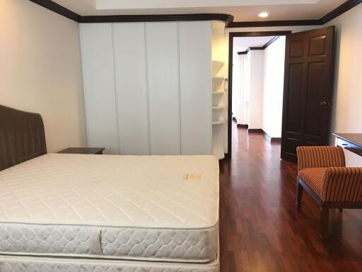 3 bed Condo in Jaspal Residence 2 Khlong Toei Nuea Sub District C11533