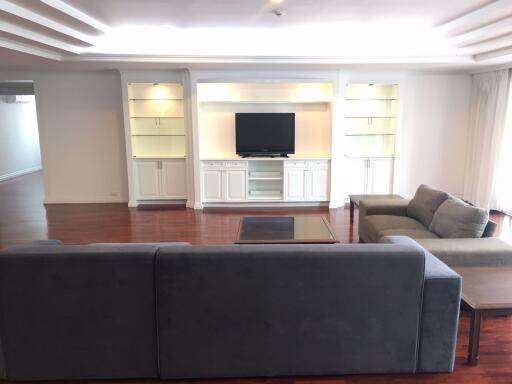 3 bed Condo in Jaspal Residence 2 Khlong Toei Nuea Sub District C11531