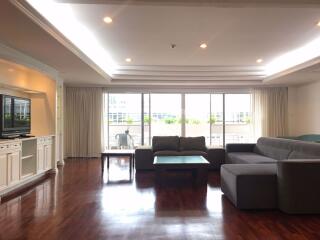 3 bed Condo in Jaspal Residence 2 Khlong Toei Nuea Sub District C11531