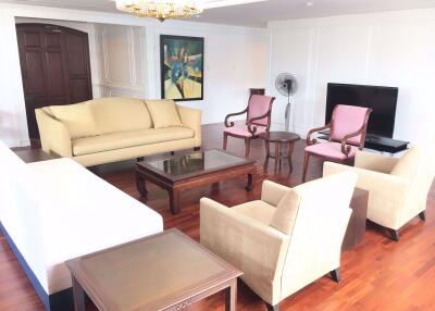 3 bed Penthouse in Jaspal Residence 2 Khlong Toei Nuea Sub District P11066