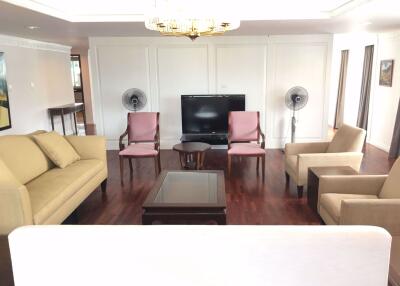 3 bed Penthouse in Jaspal Residence 2 Khlong Toei Nuea Sub District P11066