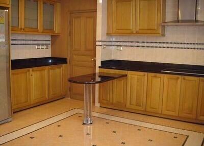 4 bed Condo in Arunroj Tower Khlongtoei Sub District C11529