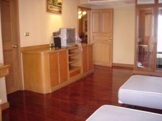 4 bed Condo in Arunroj Tower Khlongtoei Sub District C11529